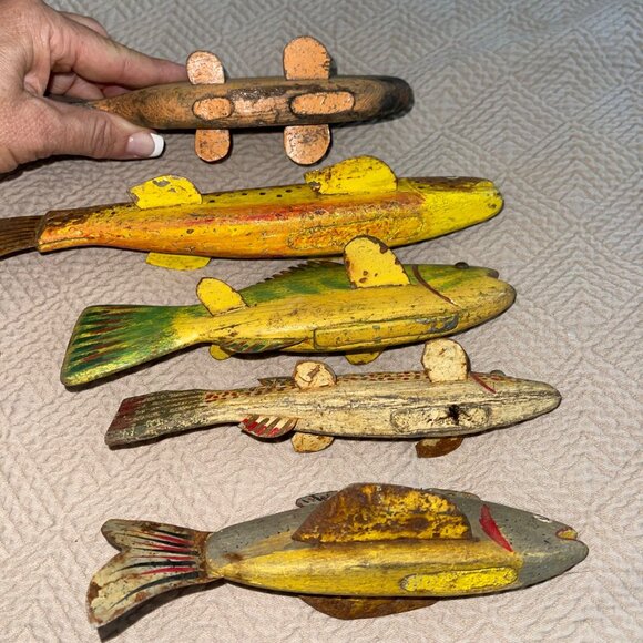 Vintage Folk Art Fishing Decoys Collectible Decor Set of 5 - Picture 5 of 14